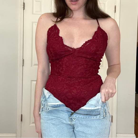 Windsor | Lace Bodysuit - Picture 2 of 6